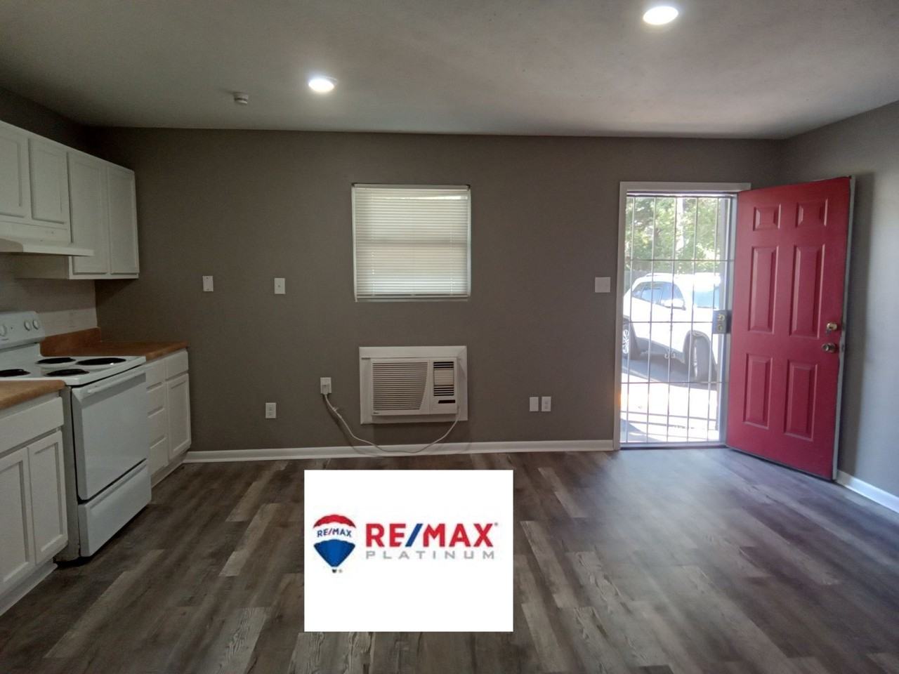 W. 30th Apartments - Photo 2 of 12