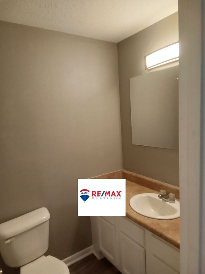 W. 30th Apartments - Photo 6 of 12