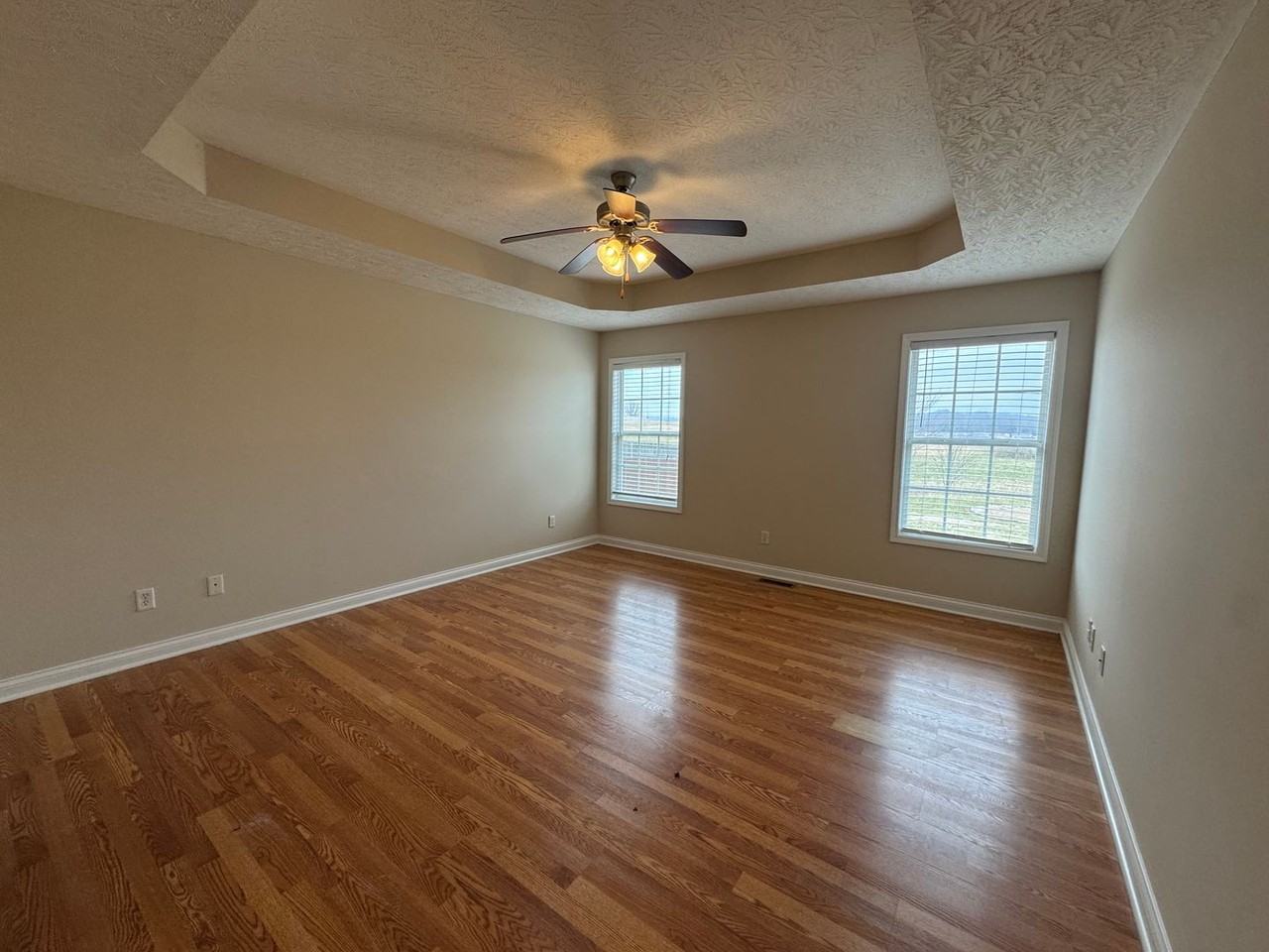 1442 Calgary Way - Photo 6 of 8