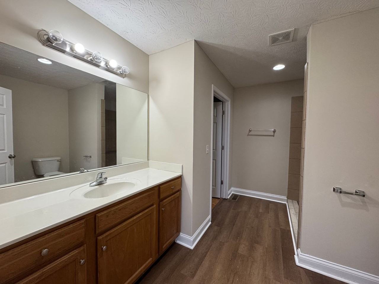 1442 Calgary Way - Photo 7 of 8