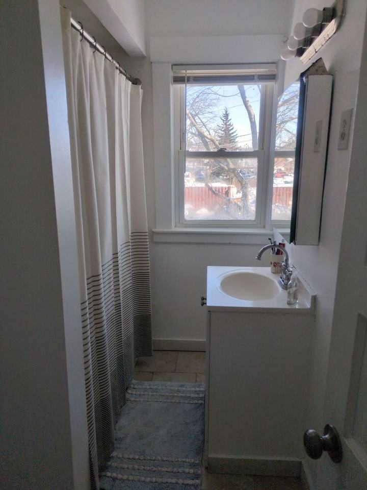 729 Waverley St - Photo 3 of 6