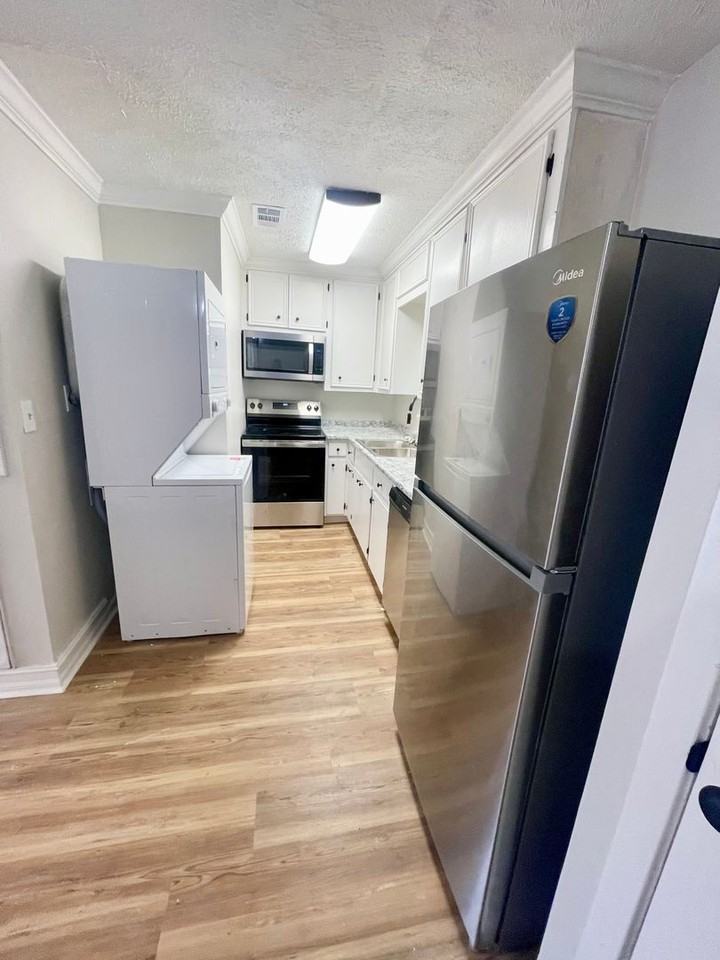 211 Harrell St - Photo 5 of 5