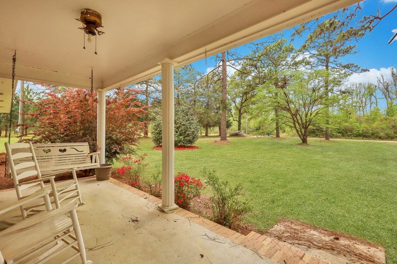 344 Surrency Rd - Photo 3 of 31