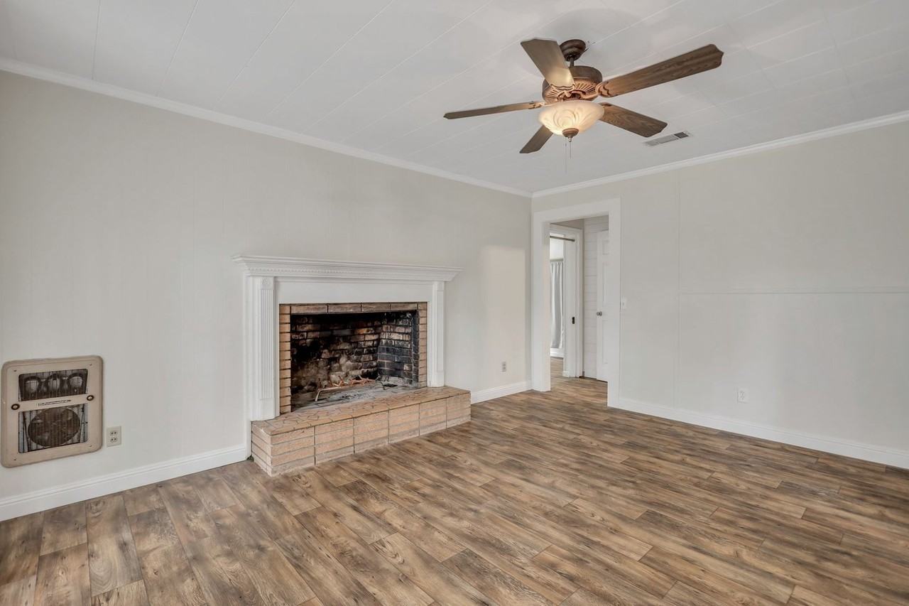 344 Surrency Rd - Photo 4 of 31