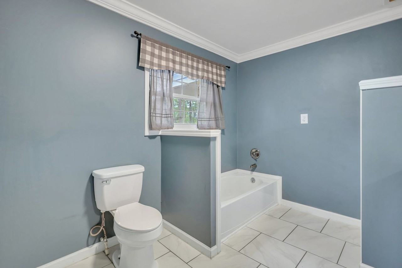 344 Surrency Rd - Photo 6 of 31