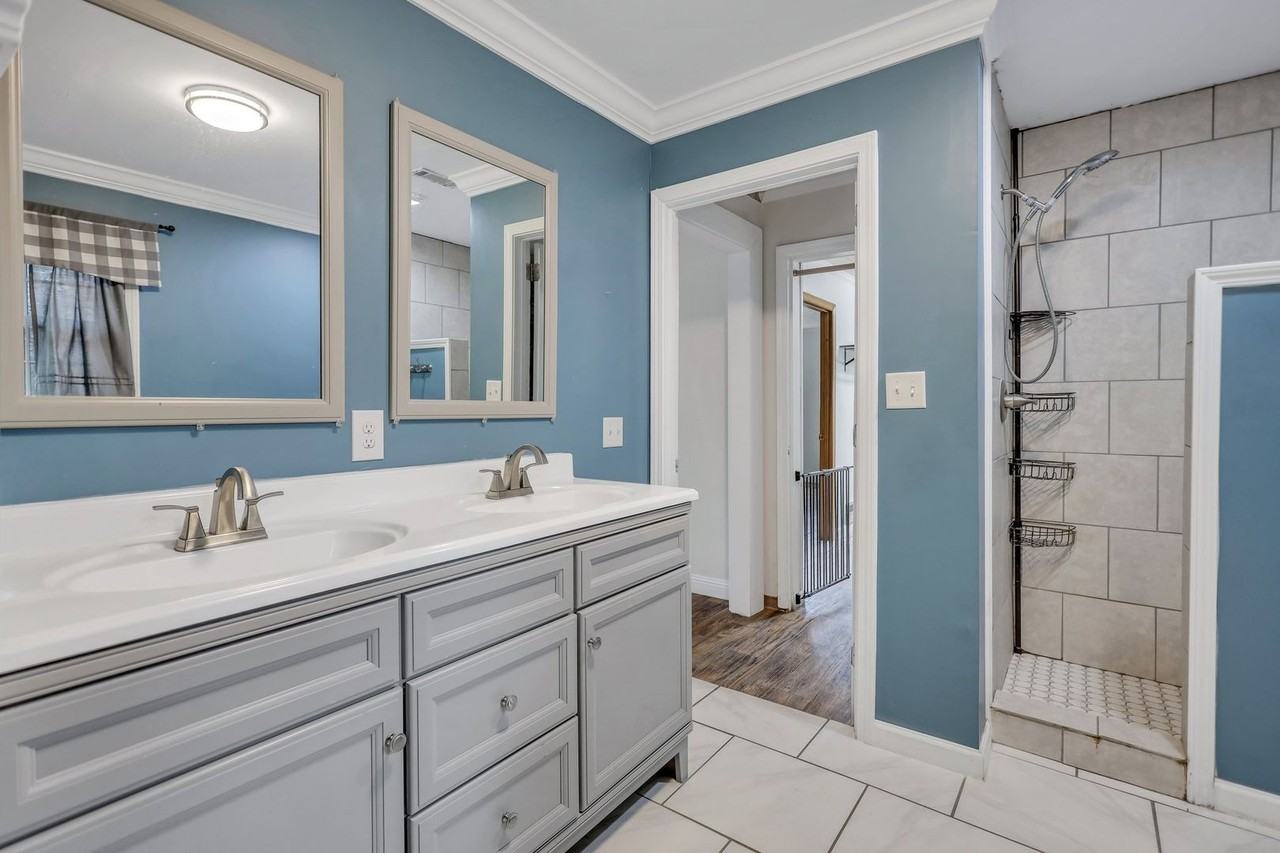 344 Surrency Rd - Photo 7 of 31