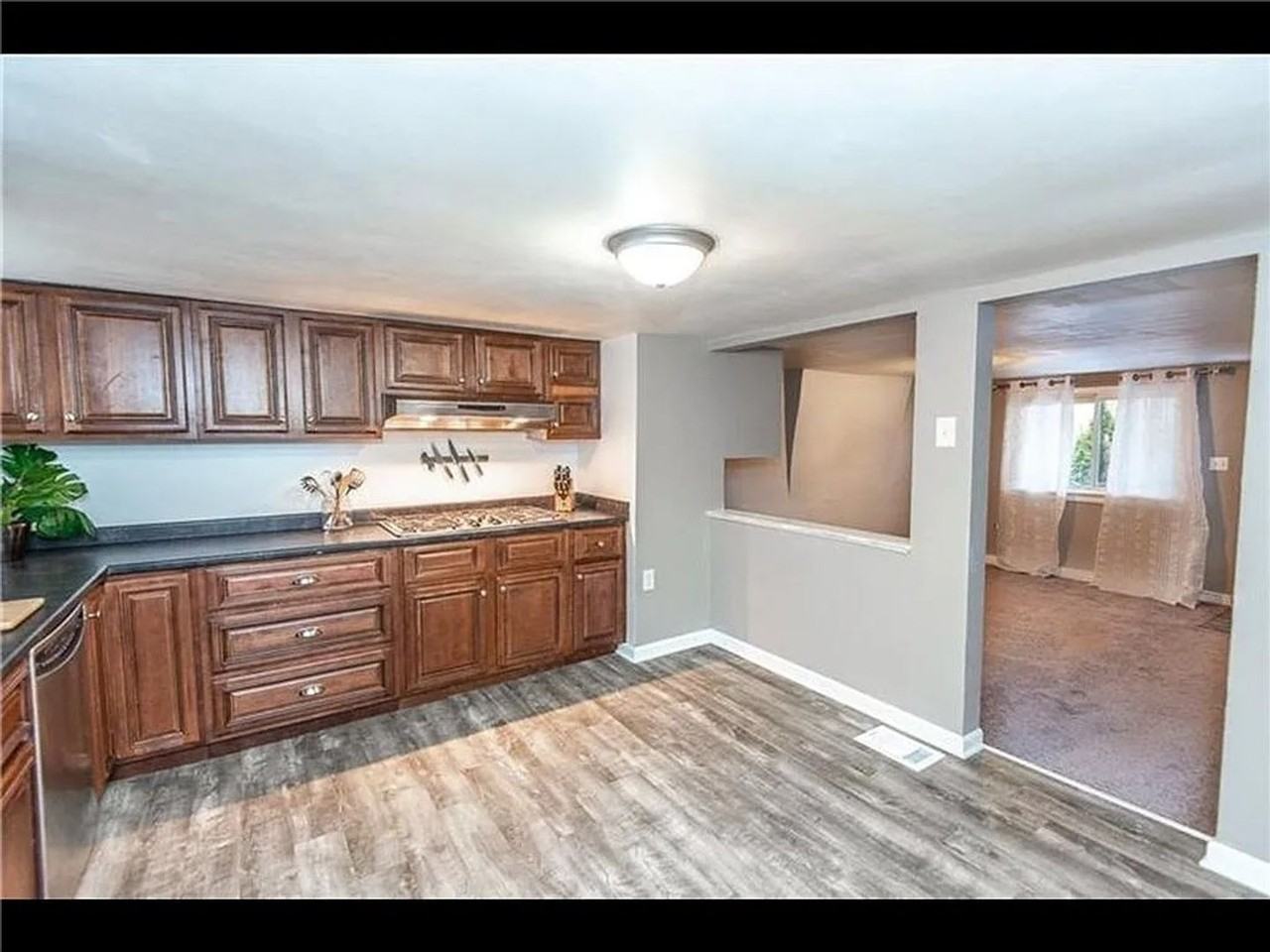 411 Sapphire Way - Photo 7 of 14