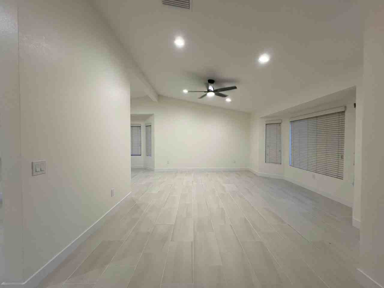 44060 Mariposa Ct - Photo 3 of 18