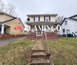 725 Maplehurst Ave - Photo 1 of 1