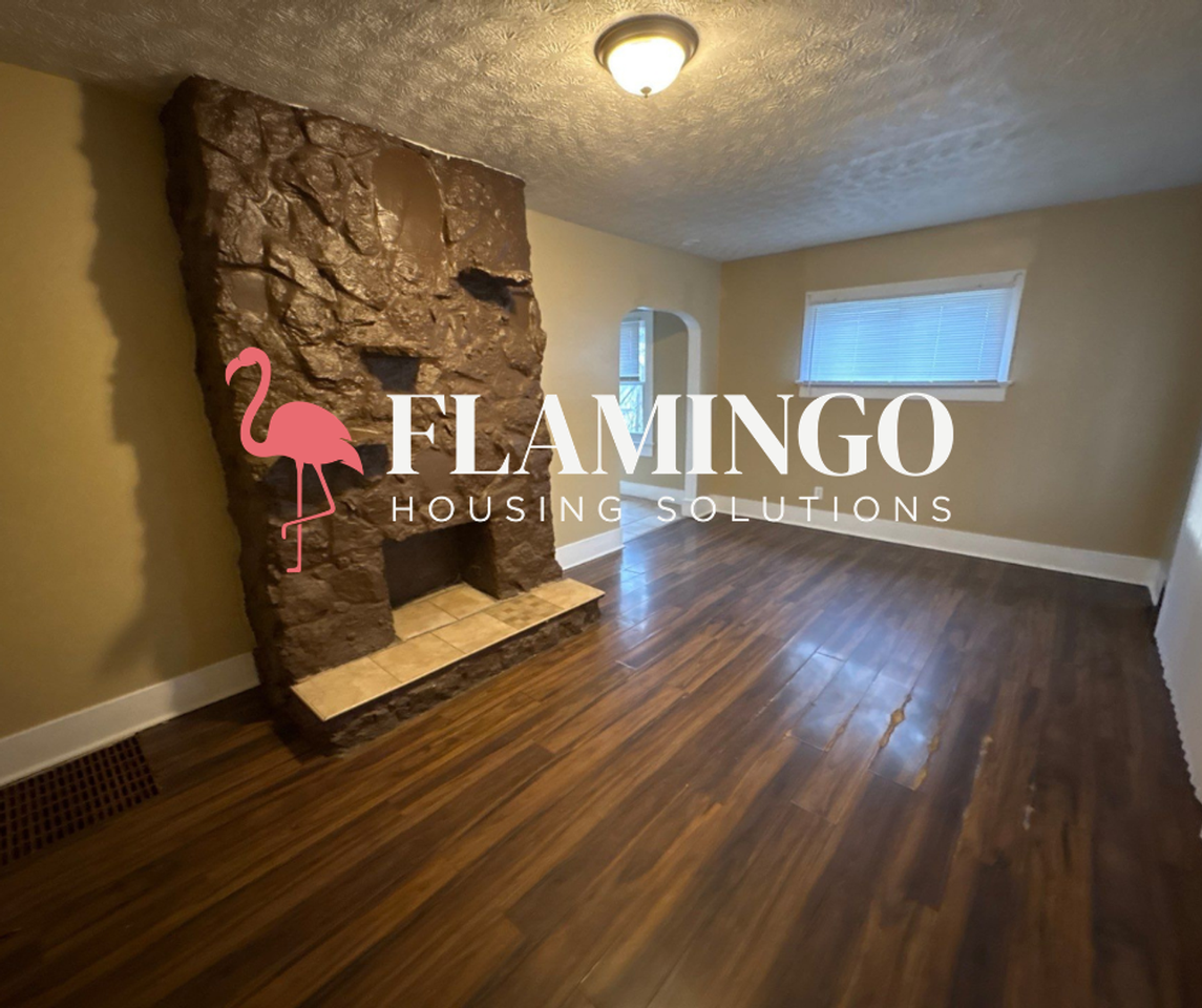 725 Maplehurst Ave - Photo 3 of 15