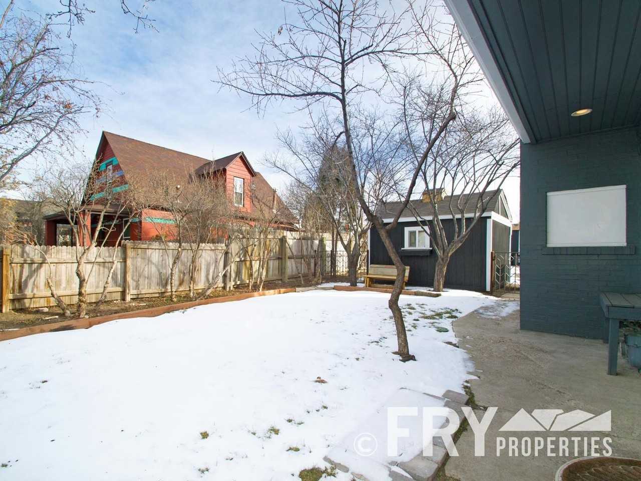 3224 Perry St - Photo 5 of 17