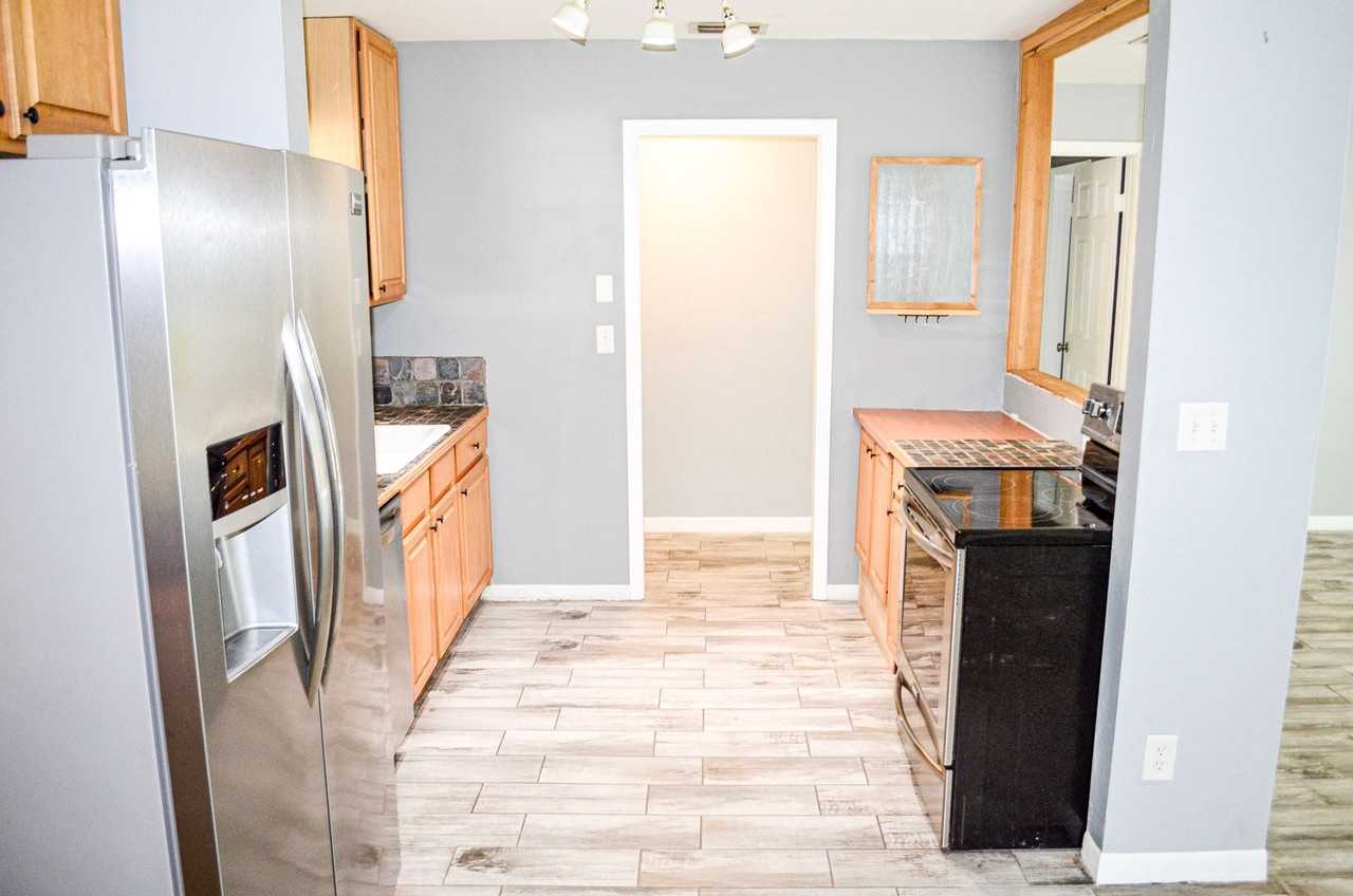 3526 Nw 53rd Ter - Photo 4 of 20