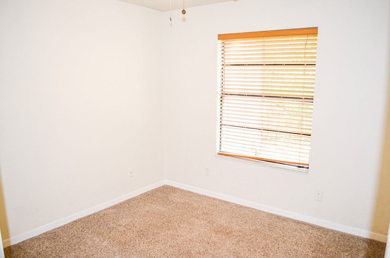 3526 Nw 53rd Ter - Photo 6 of 20