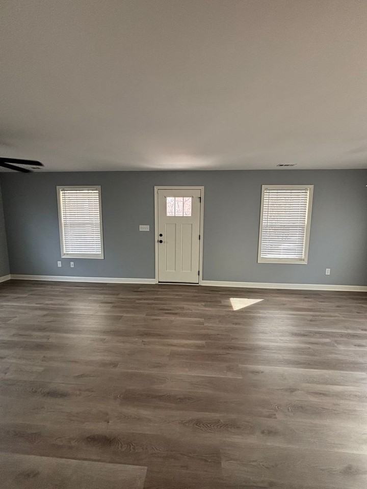 1003 Freedom Rdg - Photo 3 of 50