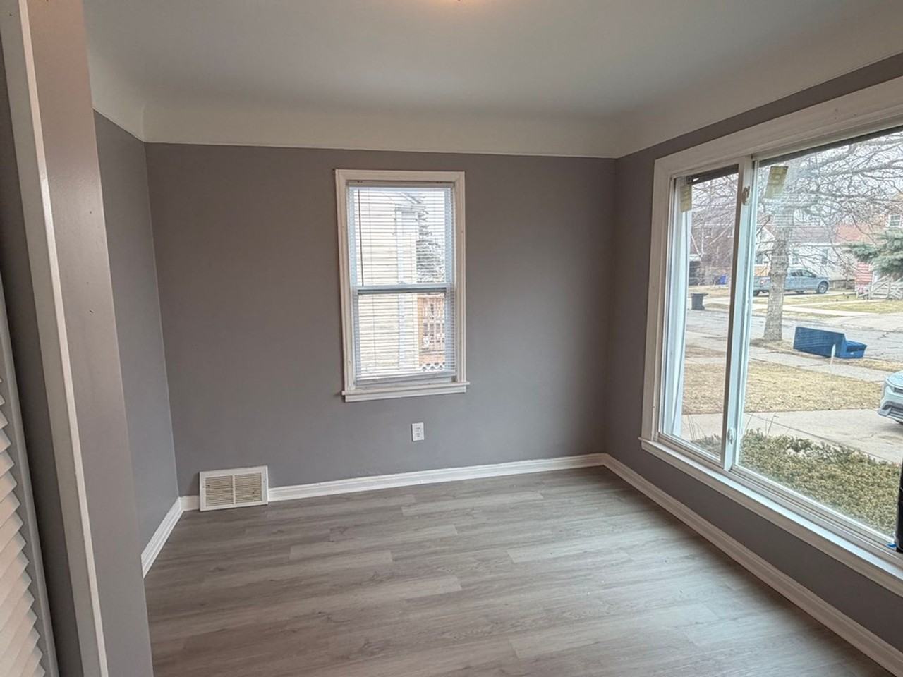 6262 Penrod St - Photo 3 of 10