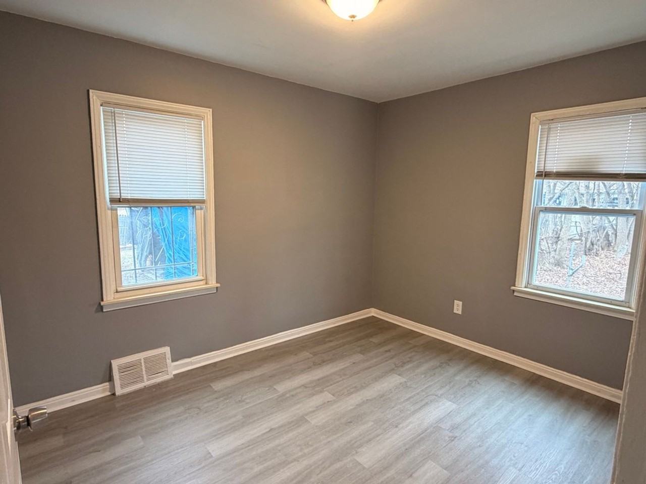 6262 Penrod St - Photo 5 of 10