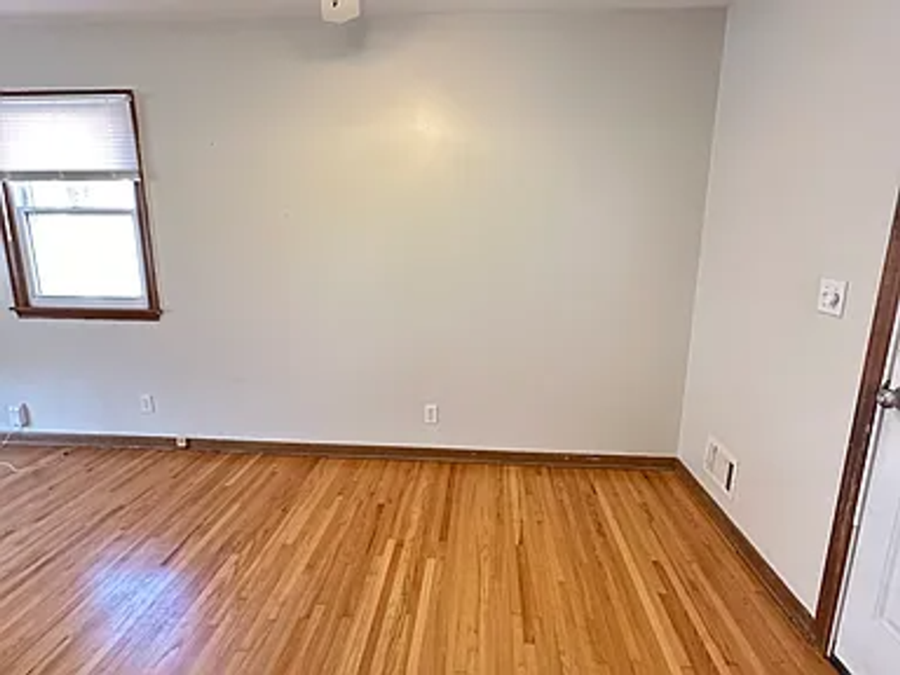 5617 N 69th St - Photo 5 of 20