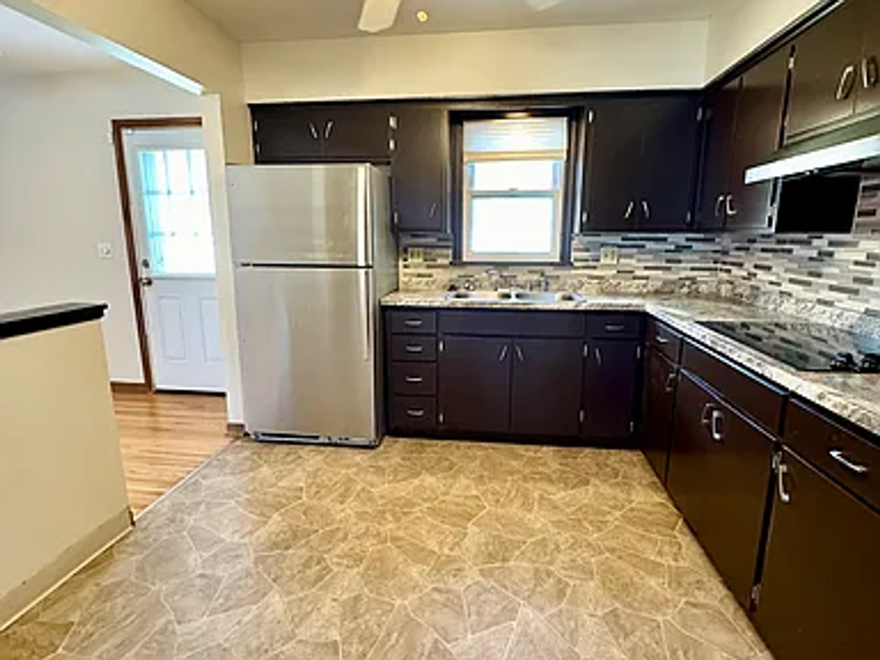 5617 N 69th St - Photo 6 of 20