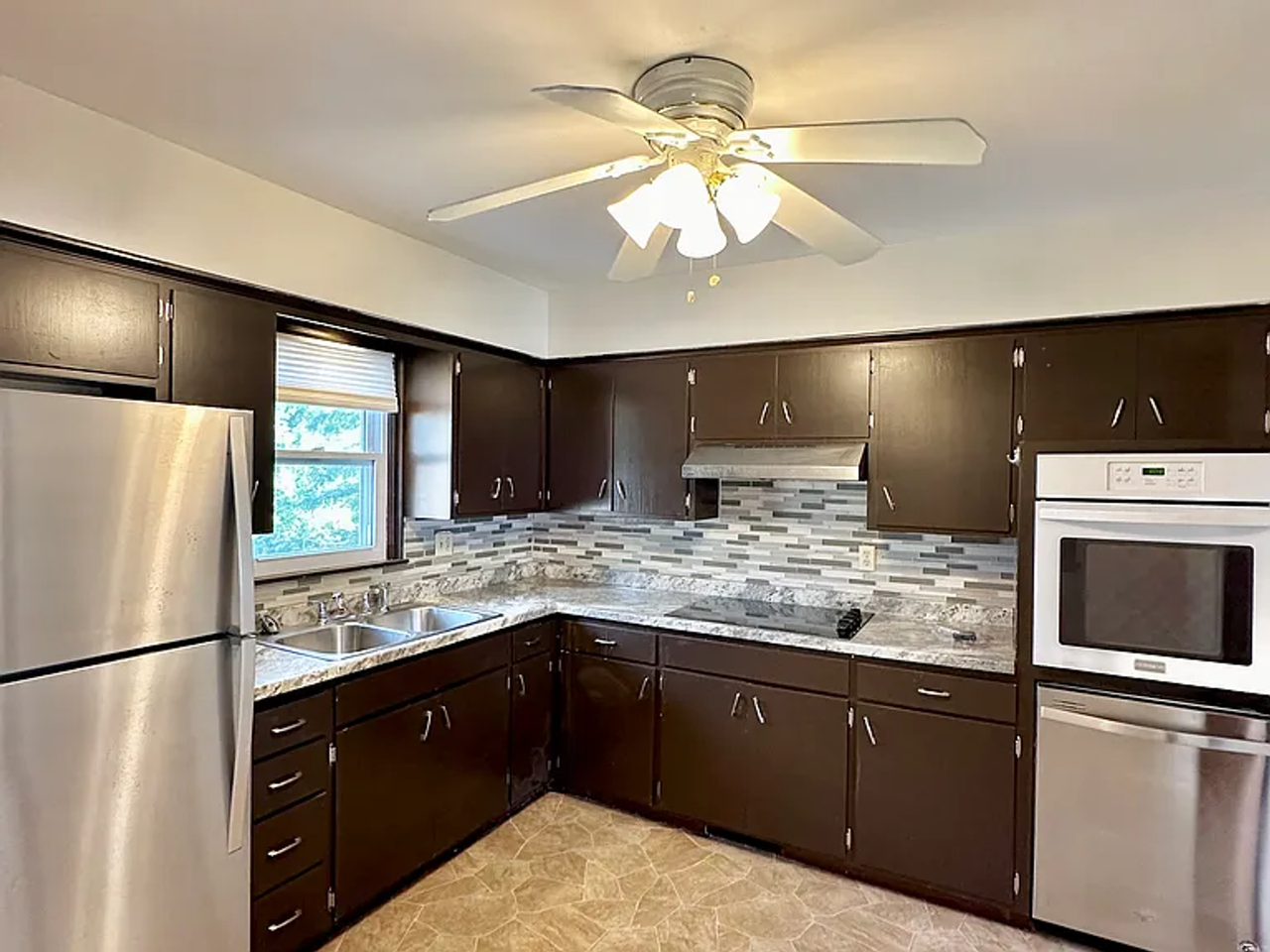 5617 N 69th St - Photo 7 of 20