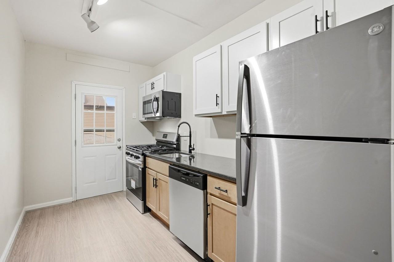 333 Orwell Way - Photo 6 of 25