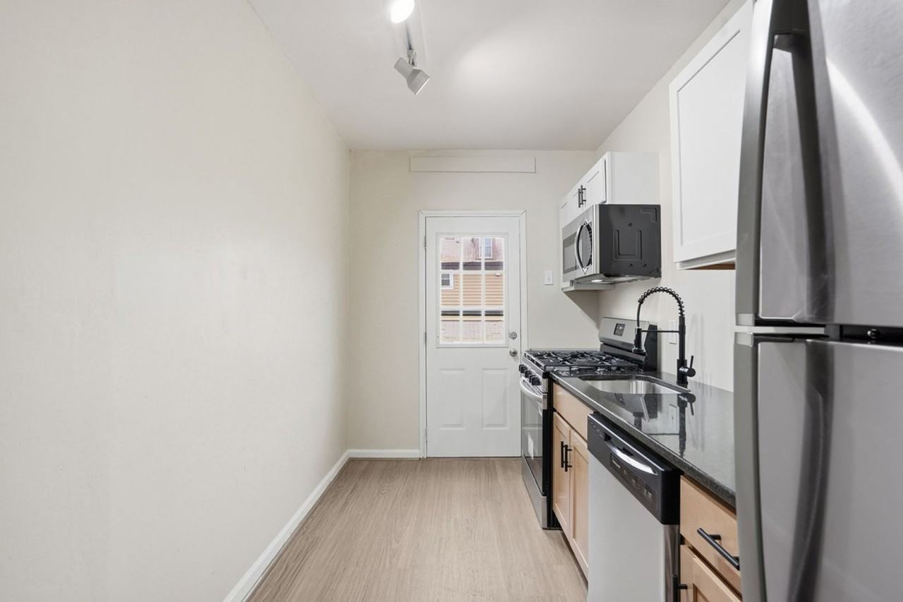 333 Orwell Way - Photo 7 of 25