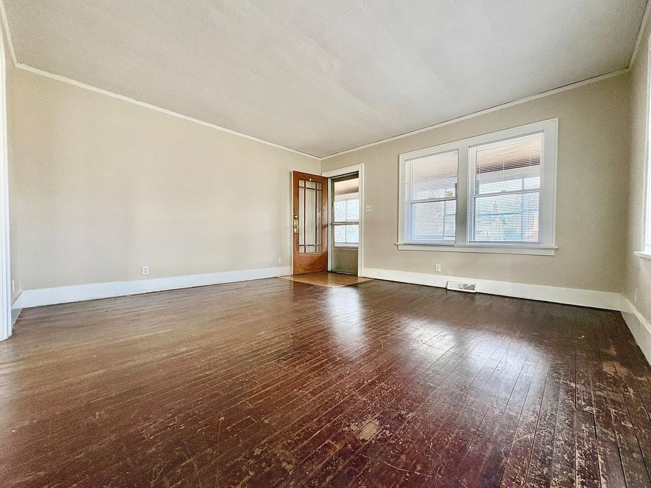 1815 Kemble Ave - Photo 3 of 20