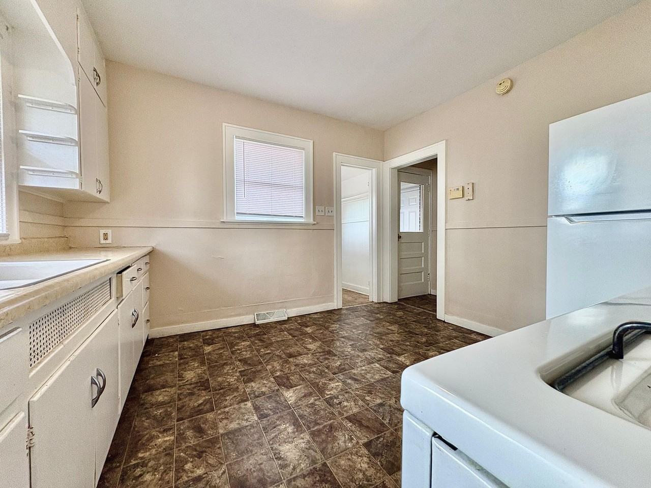 1815 Kemble Ave - Photo 7 of 20