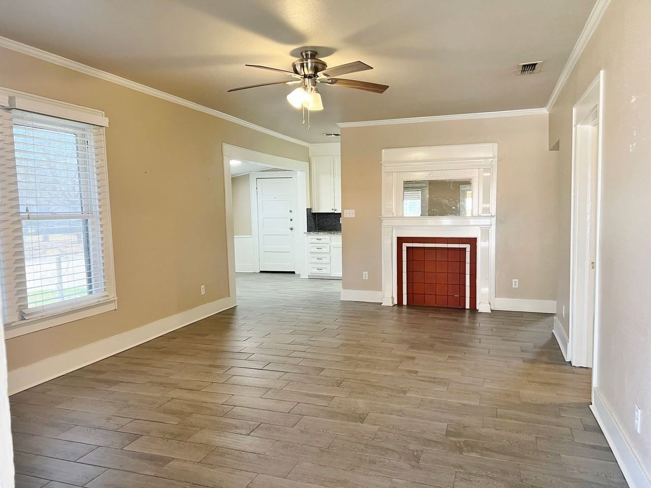 201 Kirksey St - Photo 2 of 12