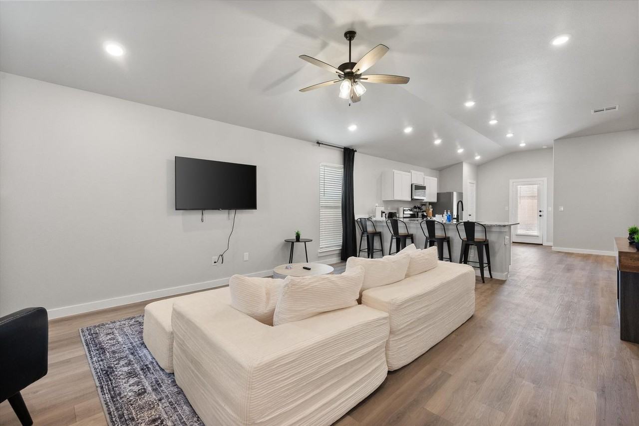 2146 Kokomo Ave - Photo 6 of 27