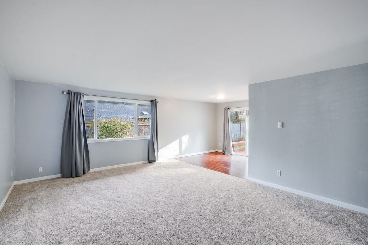 6570 Sw Dale Ave - Photo 4 of 14