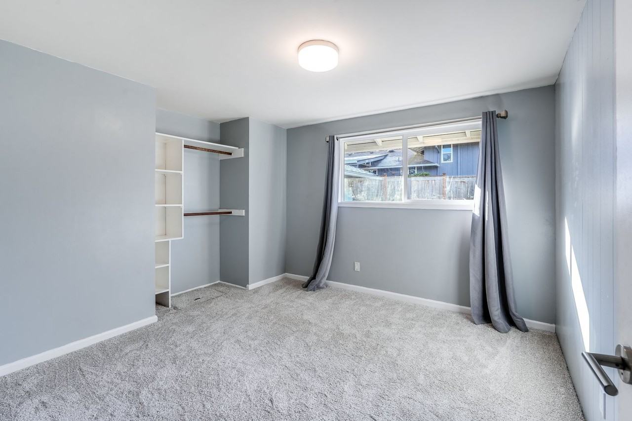 6570 Sw Dale Ave - Photo 6 of 14