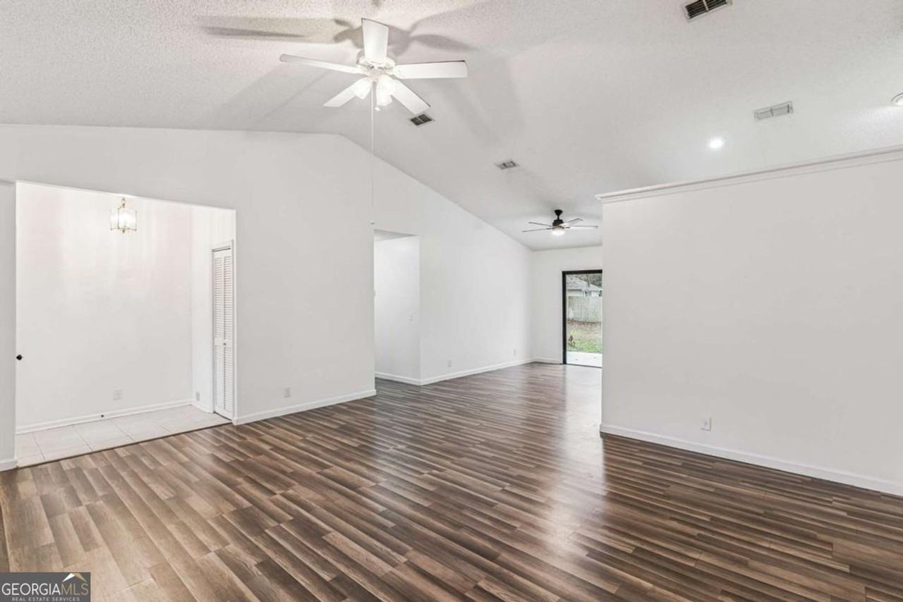 104 Westridge Ct - Photo 5 of 26