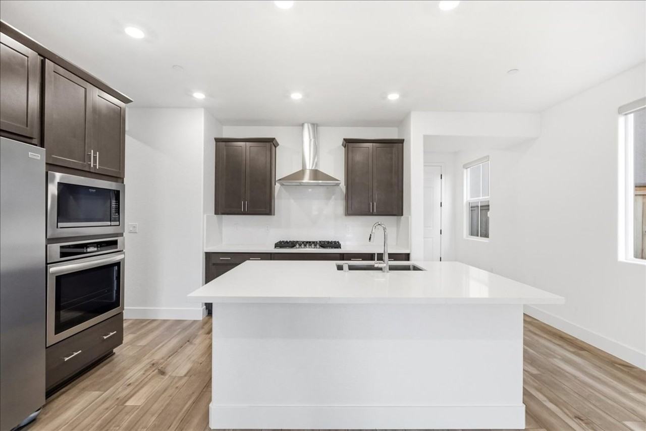 4328 Greenshank Cir - Photo 6 of 33