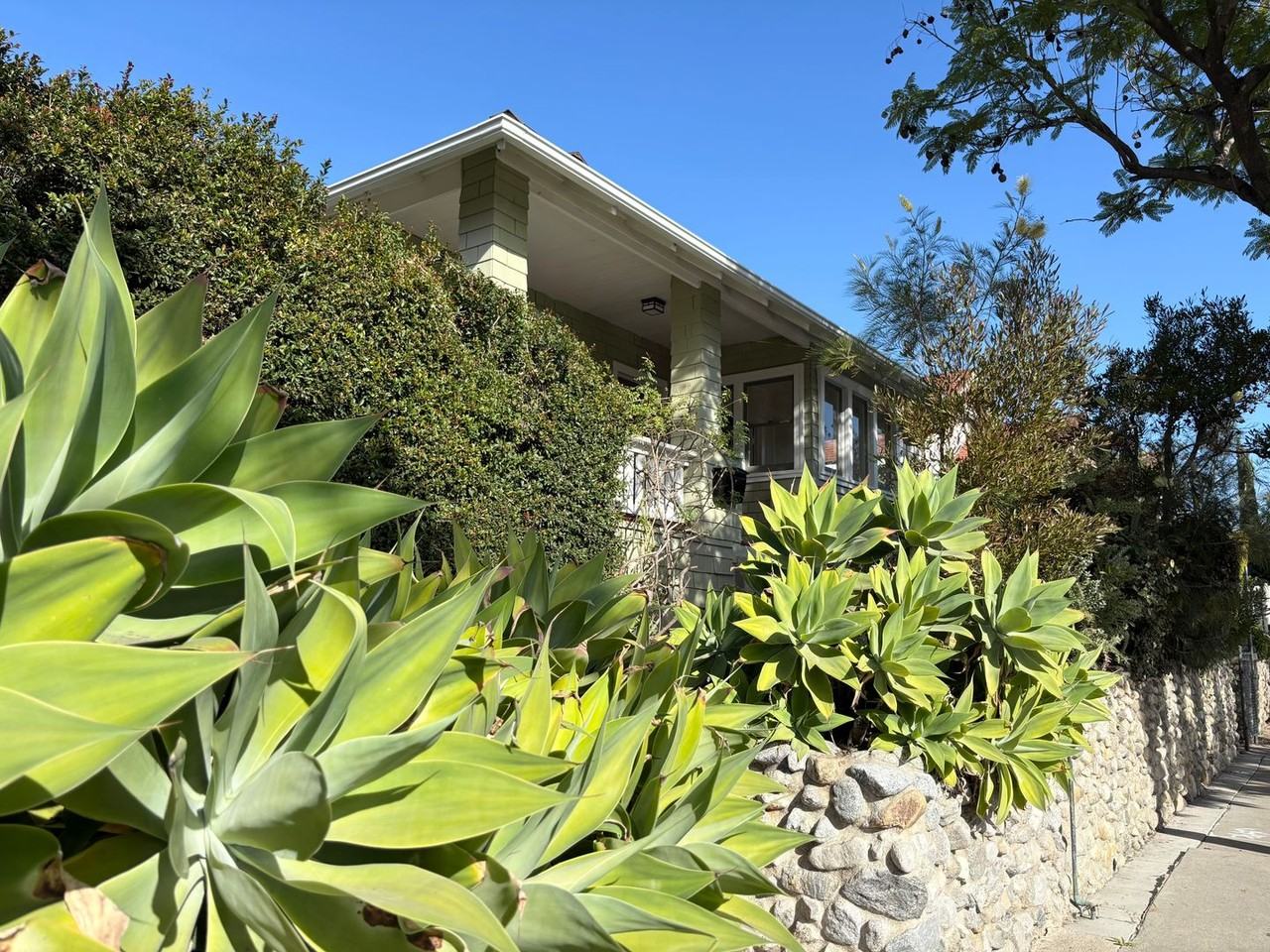 5701 Fayette St - Photo 3 of 20