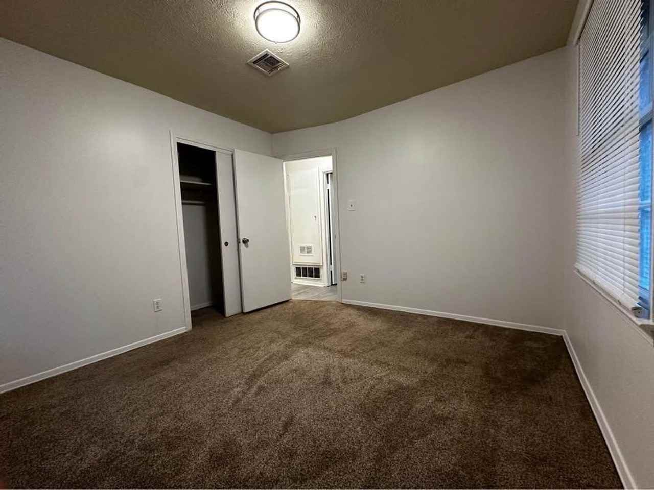 3032 Lyerly Ln - Photo 3 of 8