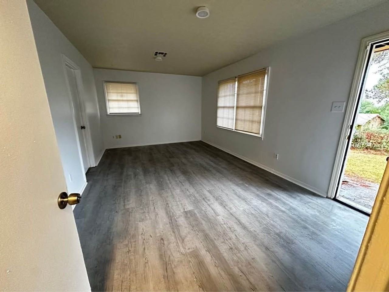 3032 Lyerly Ln - Photo 7 of 8