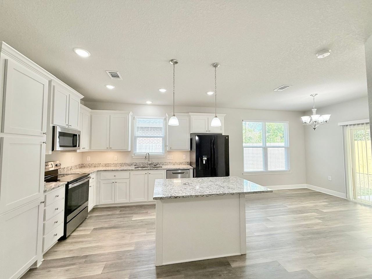 3889 Ranch Rd - Photo 4 of 14