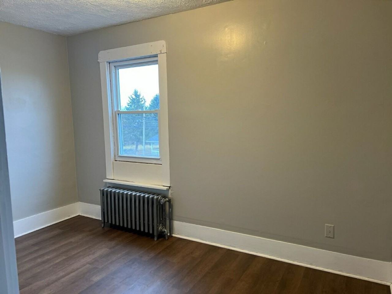 2807 Spruce Ave - Photo 3 of 8