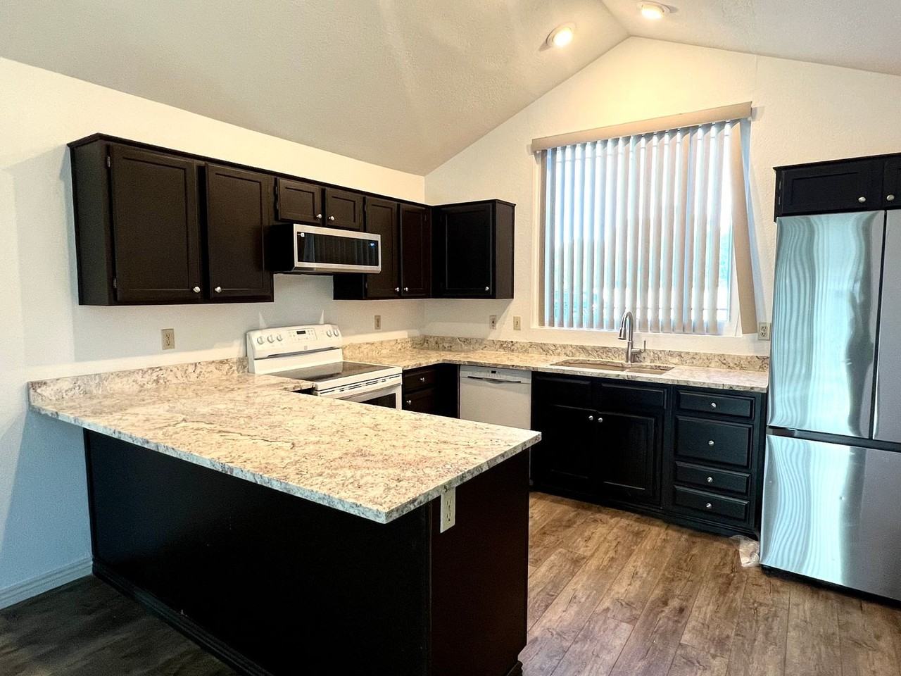 11410 N 74th Dr - Photo 2 of 25