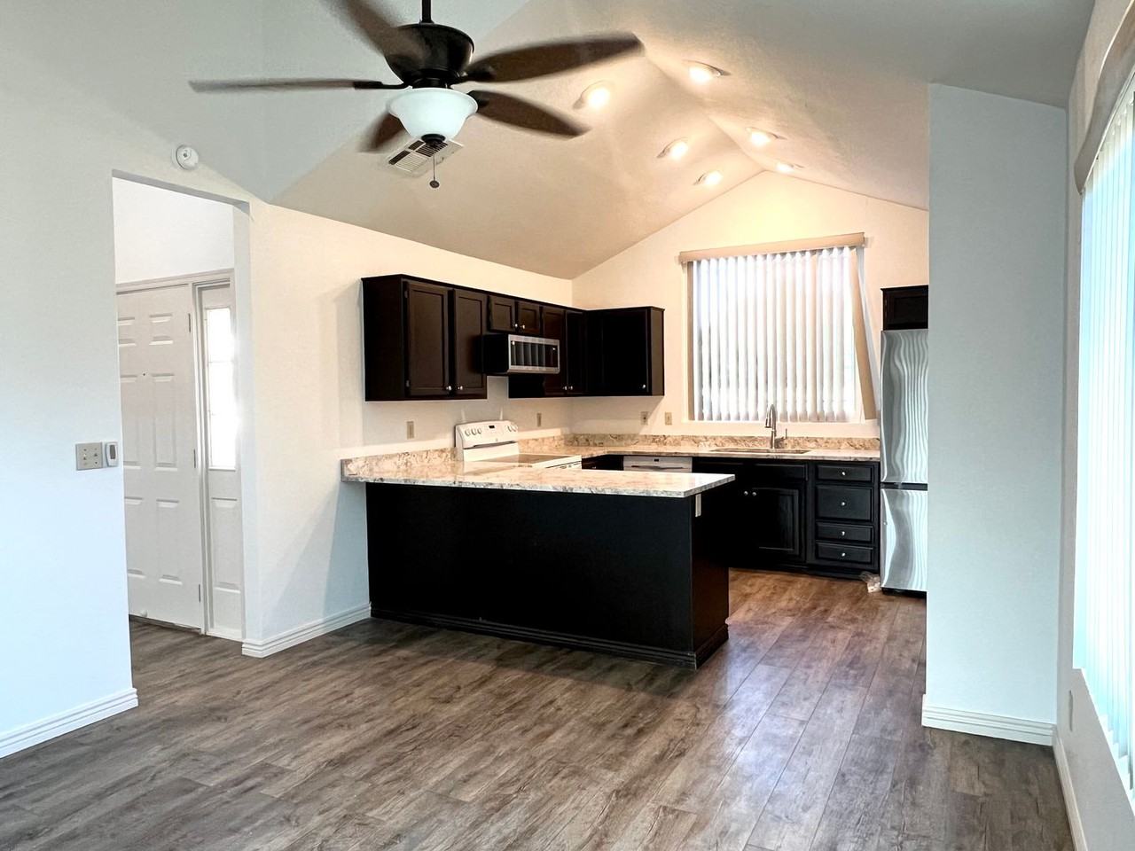 11410 N 74th Dr - Photo 5 of 25