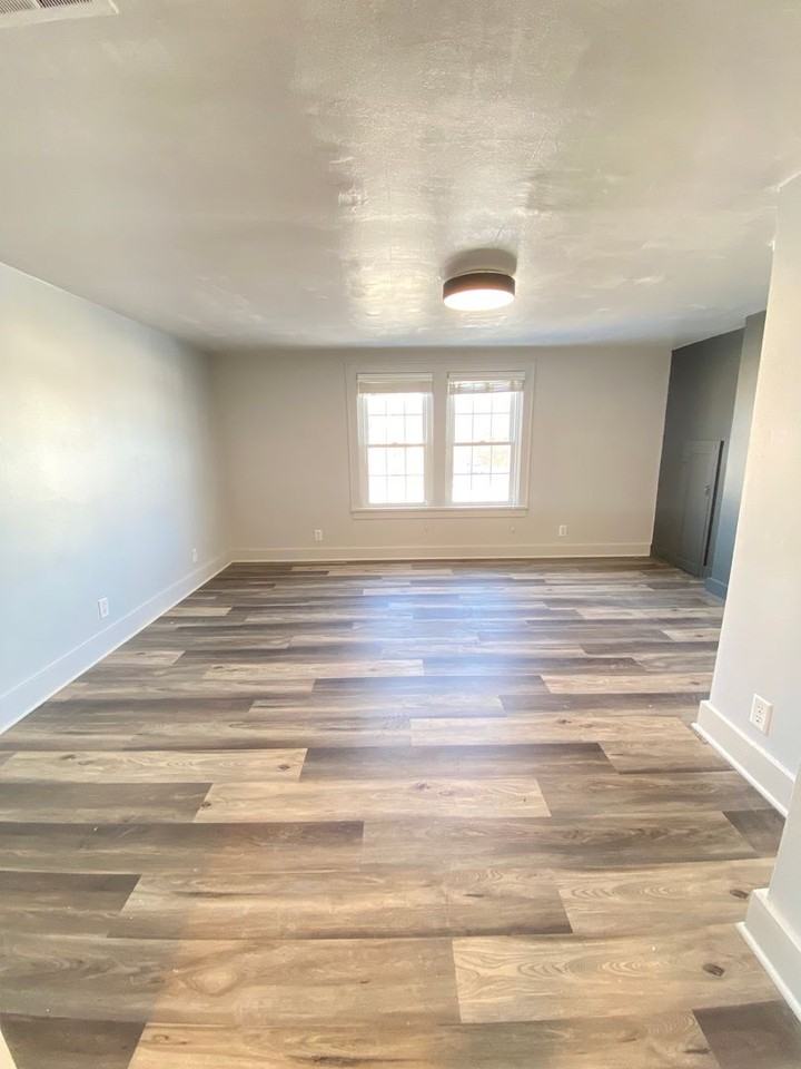 2409 Omro Rd - Photo 2 of 28