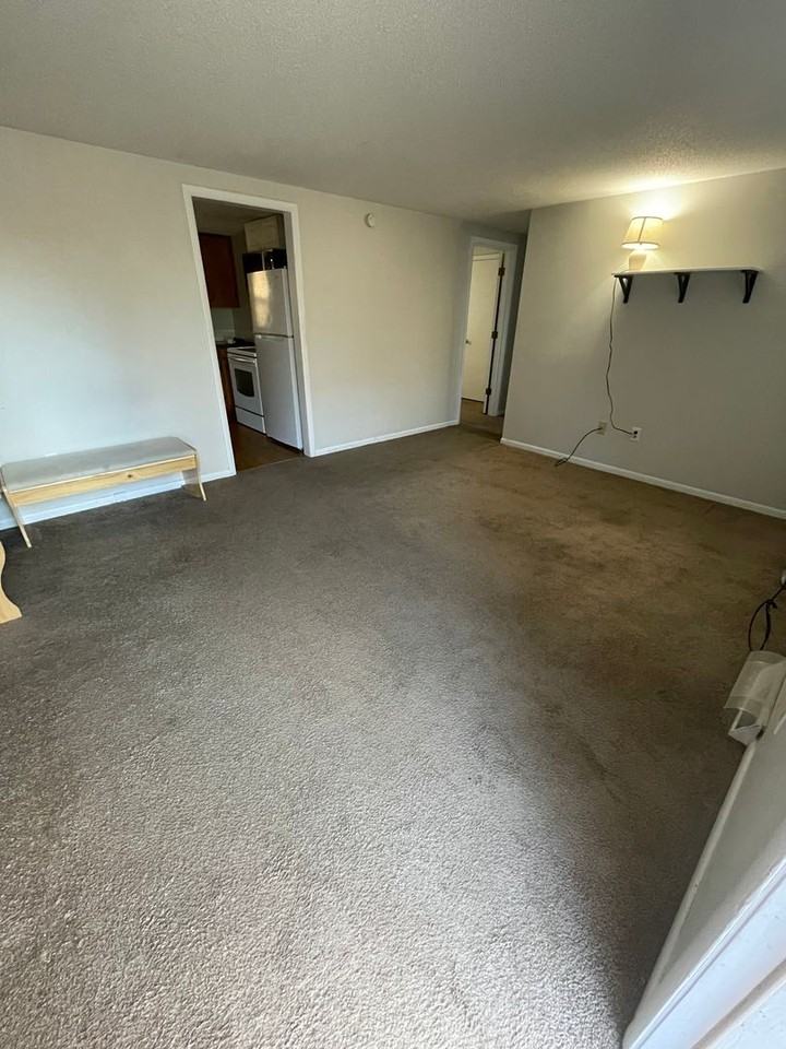 3004 Chickasaw Dr - Photo 2 of 11