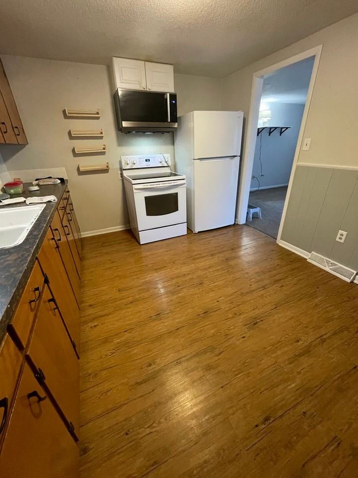 3004 Chickasaw Dr - Photo 4 of 11