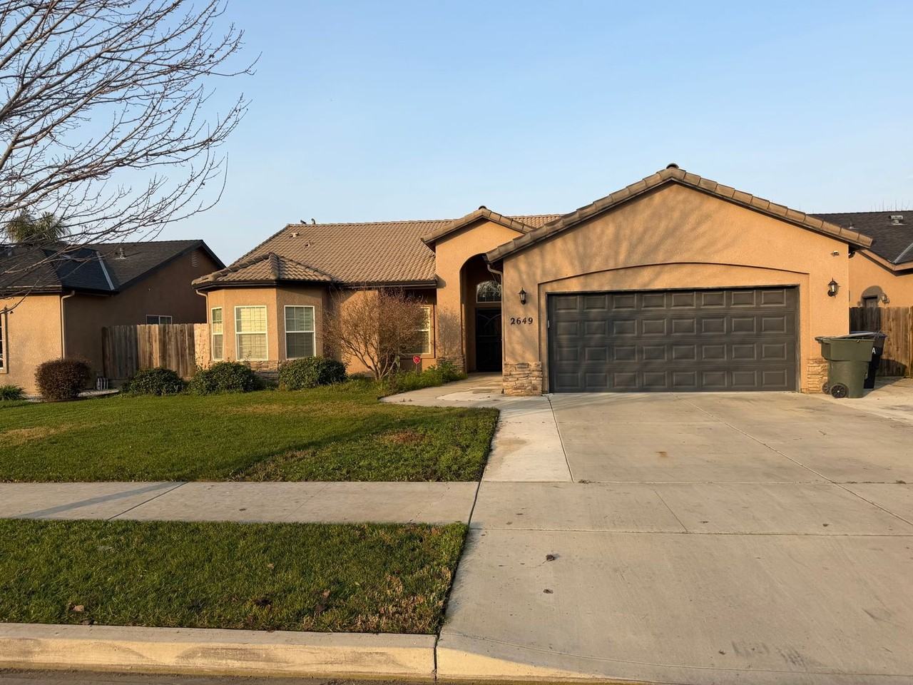 2649 N Shady Ct - Photo 2 of 3