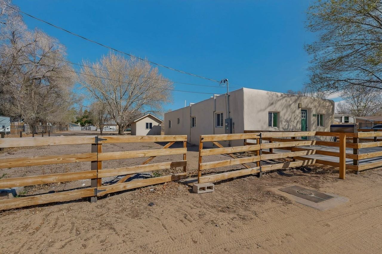 1717 Gonzales Rd Sw - Photo 6 of 41