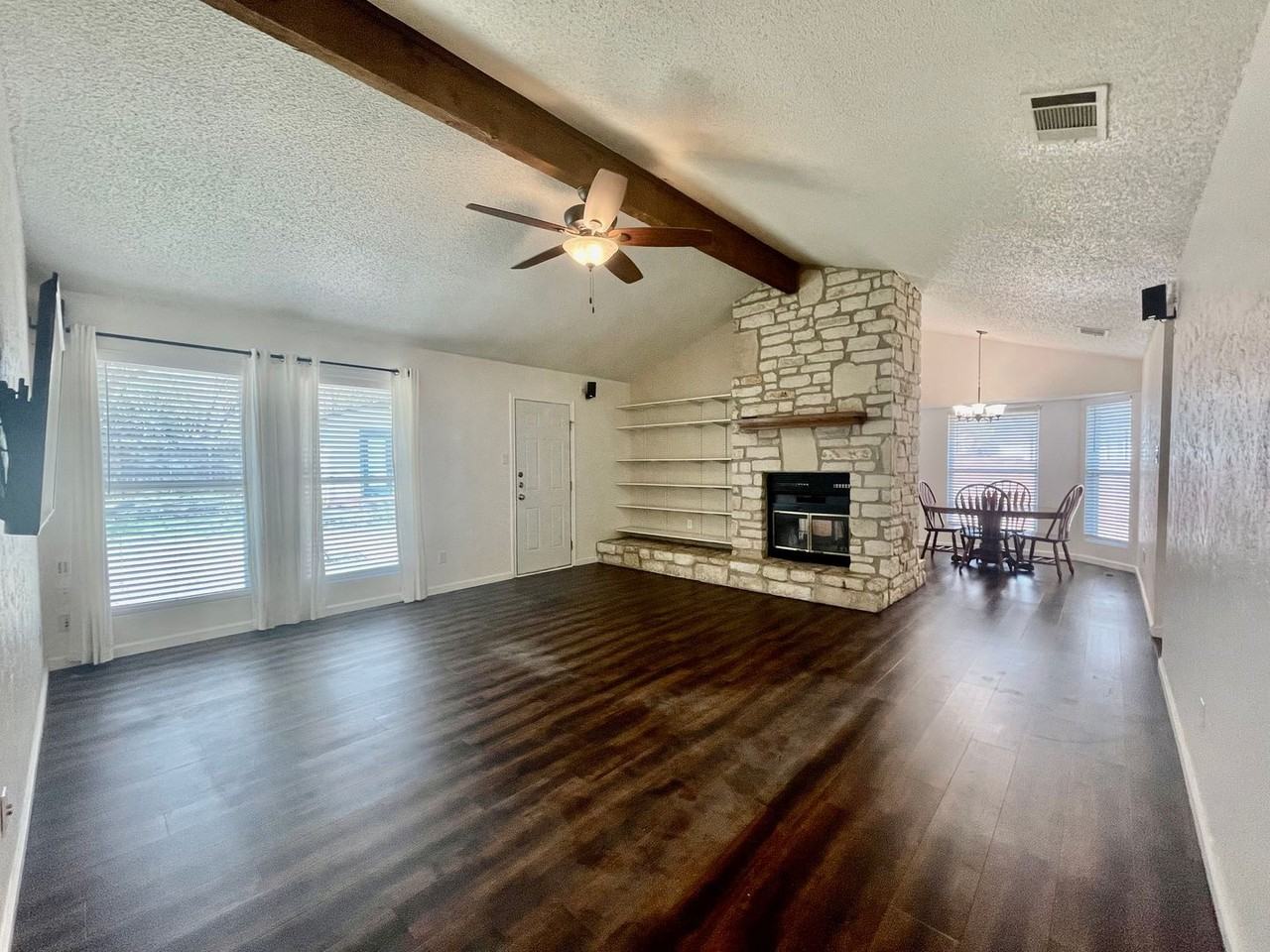 2004 Lisa Ln - Photo 3 of 20