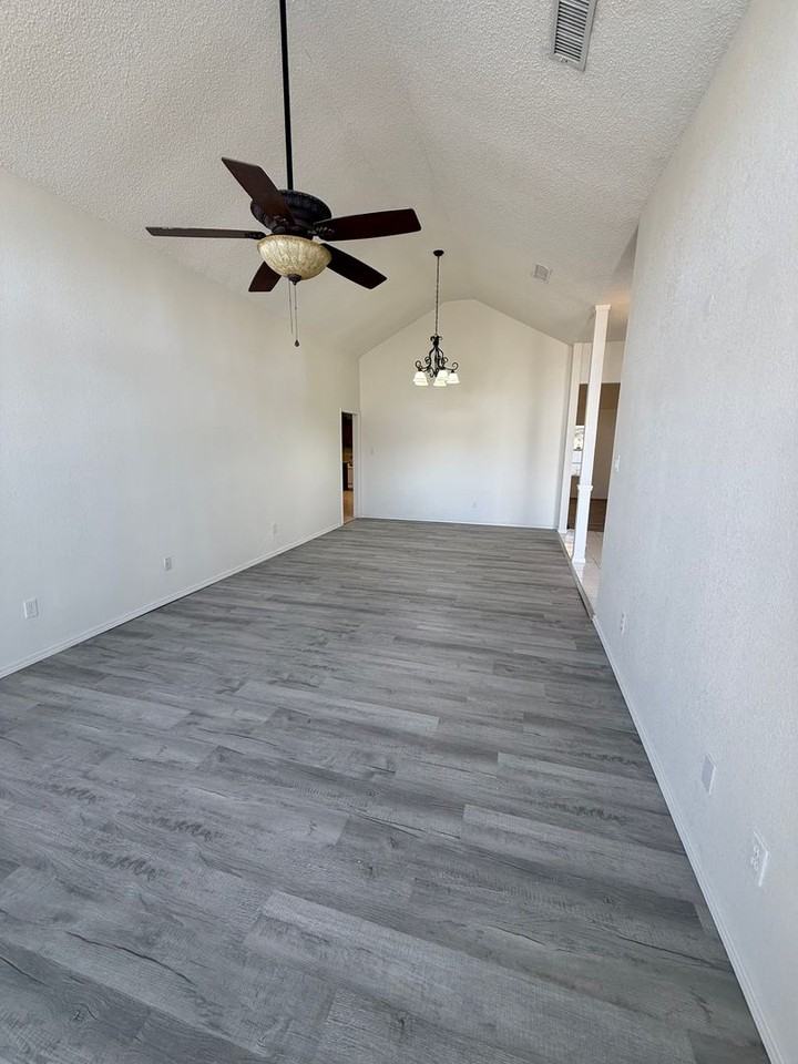 1113 Rosewood Dr - Photo 3 of 45