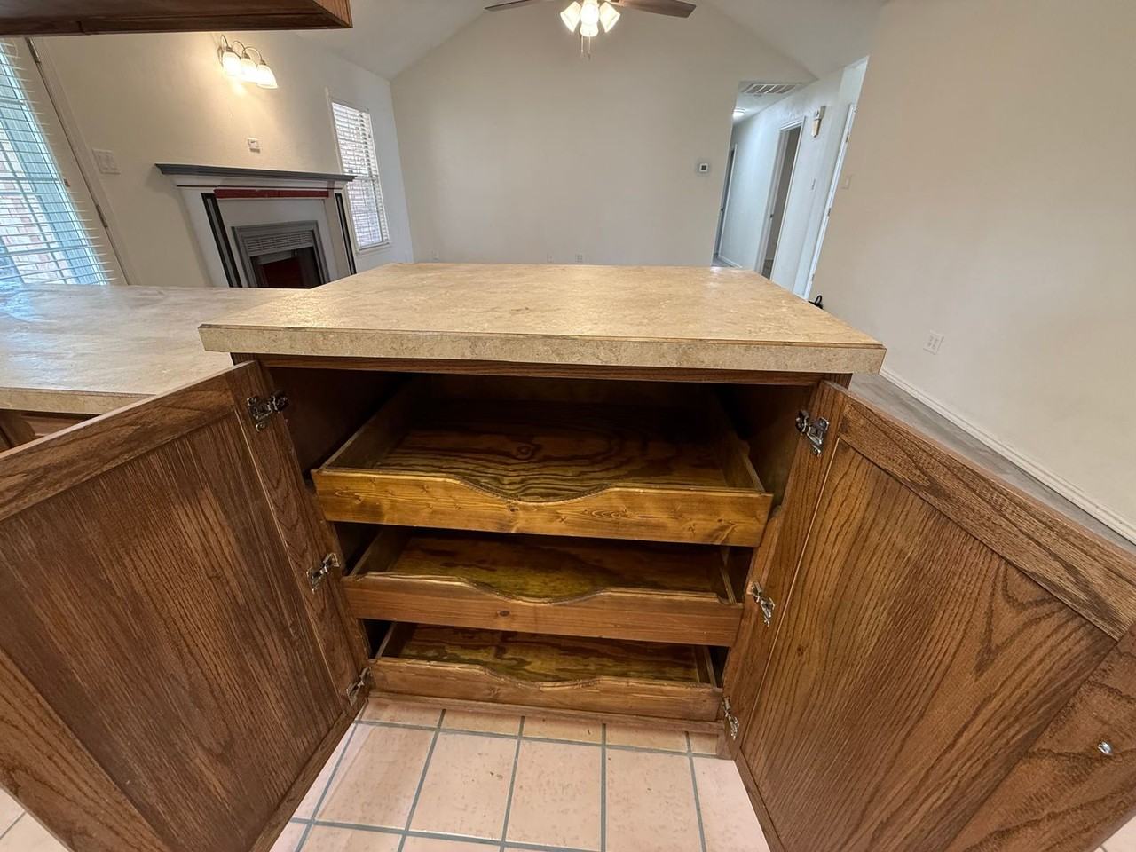 1113 Rosewood Dr - Photo 7 of 45