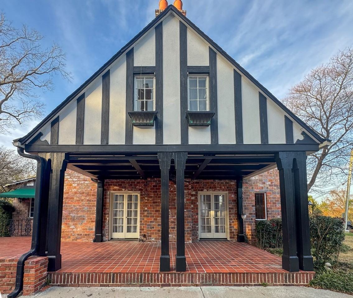 111 Hale St - Photo 4 of 41