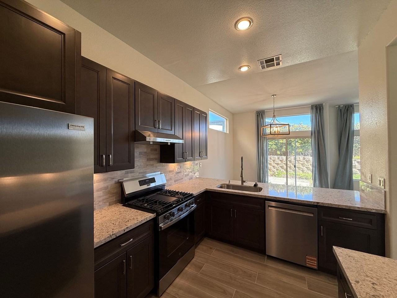 9652 Galvin Ave - Photo 4 of 18